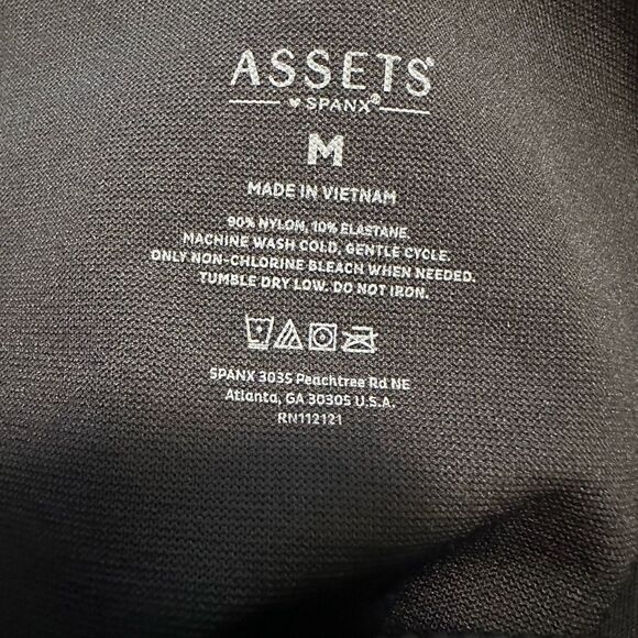 Assets by Spanx Women's Seamless Shaping Capri Leggings - Black Medium NWOT - Picture 4 of 5